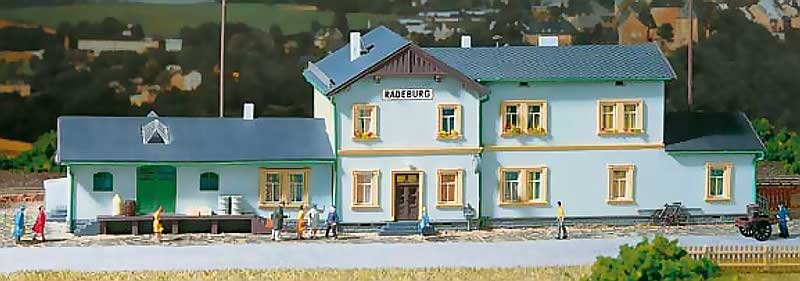 Modelová železnice - H0 Stavebnice - nádraží "Radeburg"