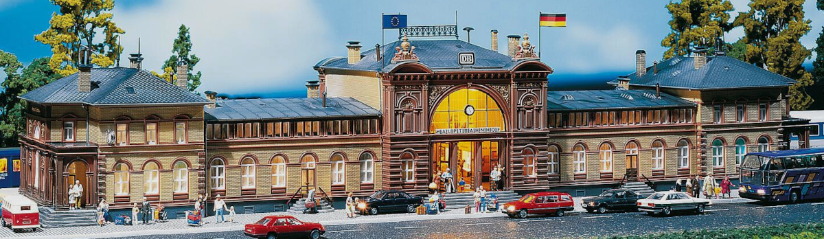 Modelová železnice - H0 Stavebnice - nádraží "Bonn"