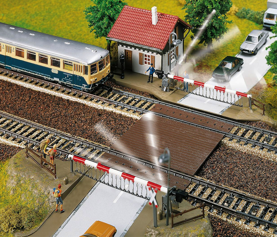Modelová železnice - H0 Stavebnice - železniční přejezd s domkem s pohonem